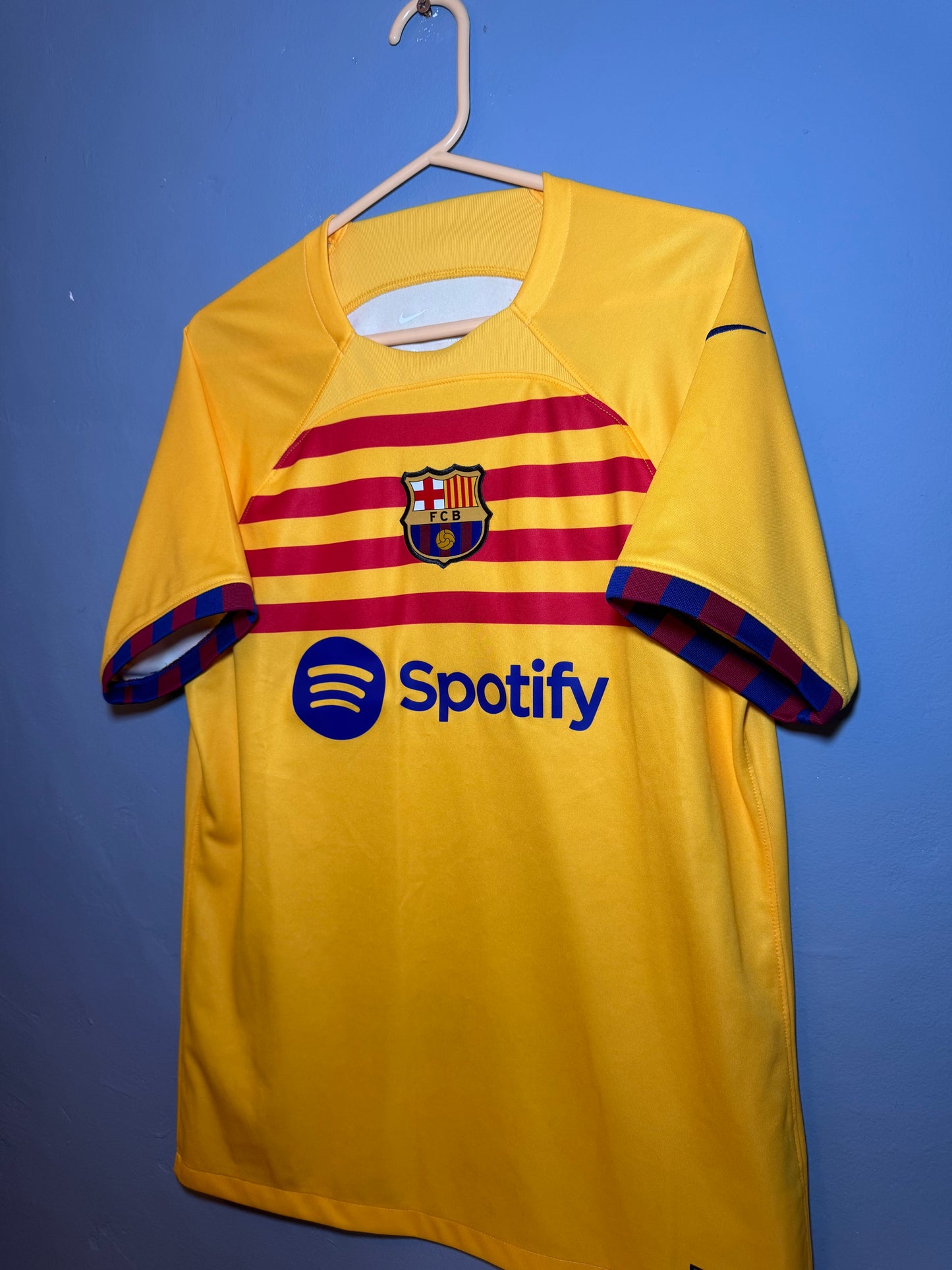 Barcelona Football Shirt - 2022 / 2023 / 2024 - Fourth - Medium