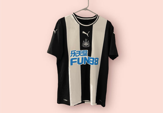 Newcastle Football Shirt - 2019 / 2020 - Home - Medium