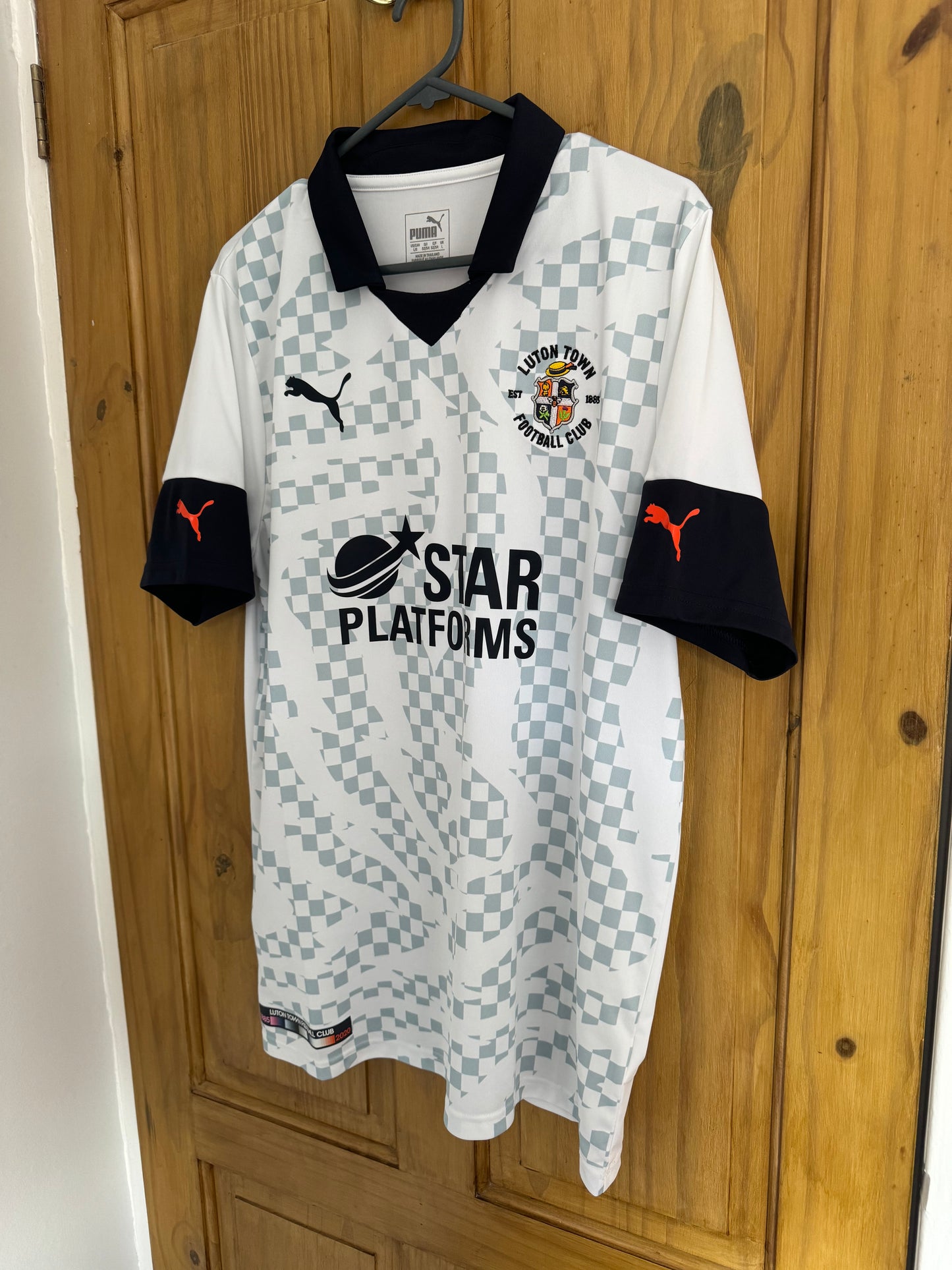 Luton Town Football Shirt - 2019 / 2020 - Large - Away