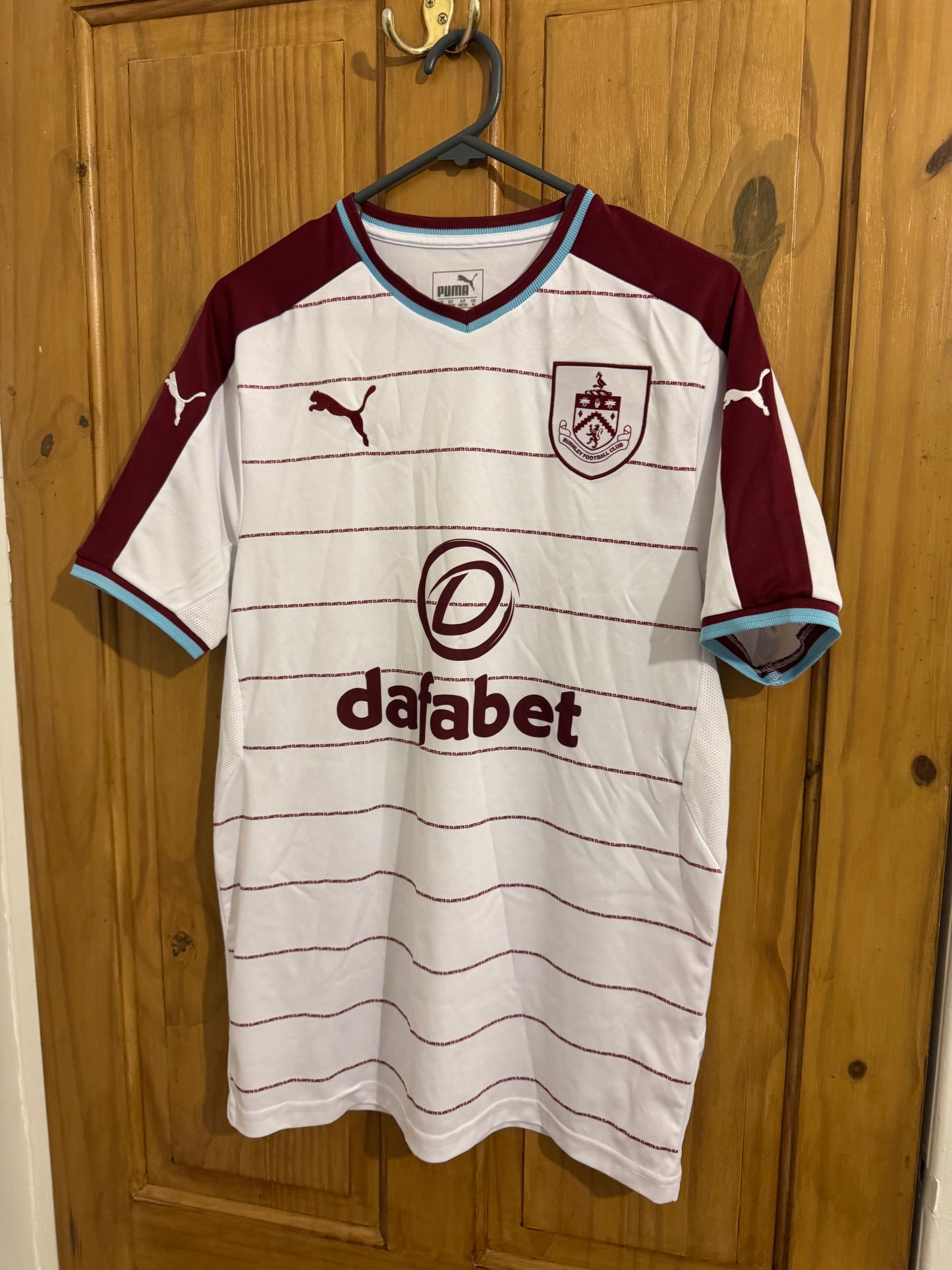 Burnley Football Shirt - Away - 2017 / 2018 - Medium