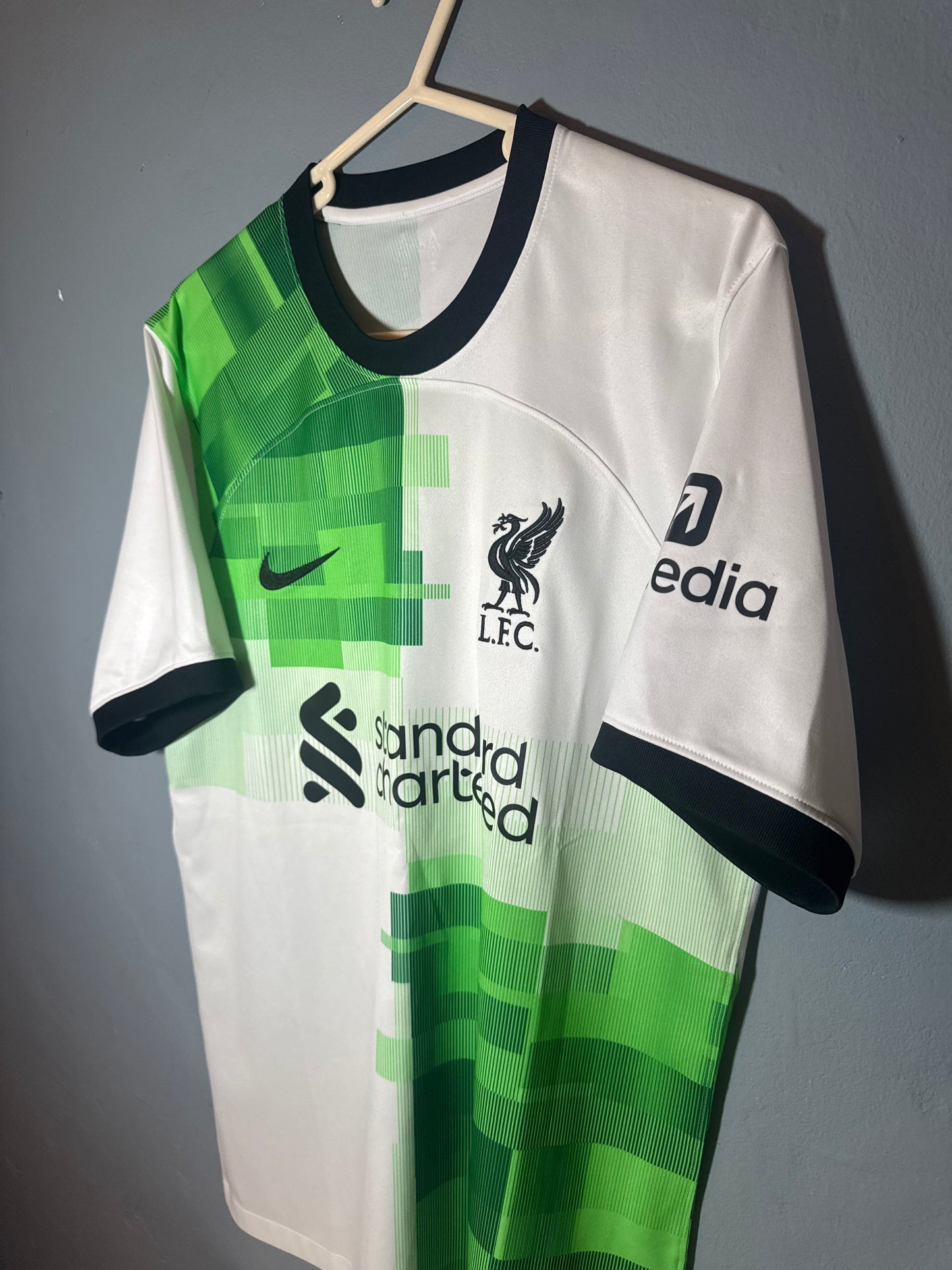 Liverpool Football Shirt - 2023 / 2024 - Away - Medium - #4 Virgil Van Dijk