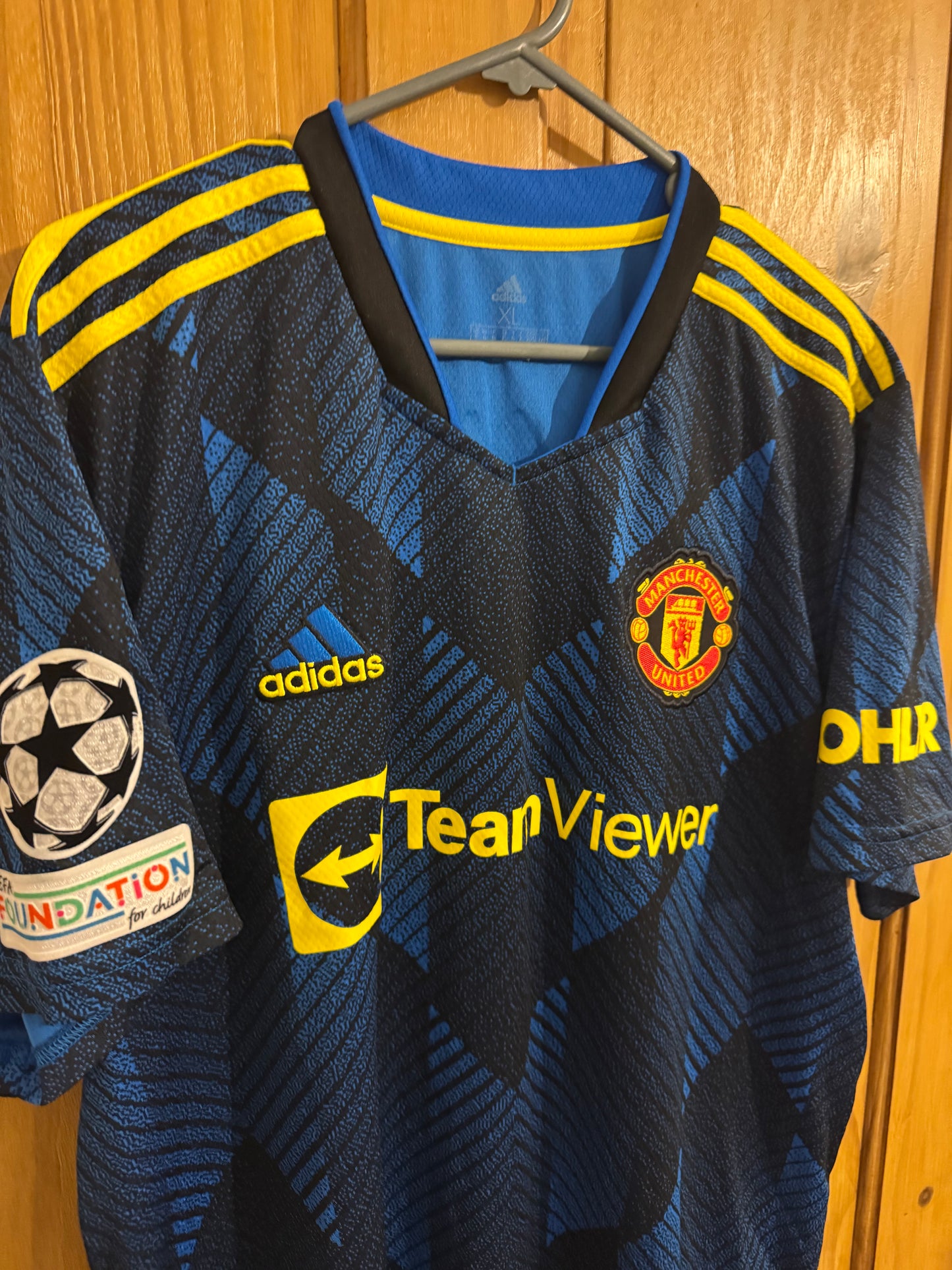 Manchester United Football Shirt - 2021 / 2022 - Third - XL - 7 Ronaldo CL Patch