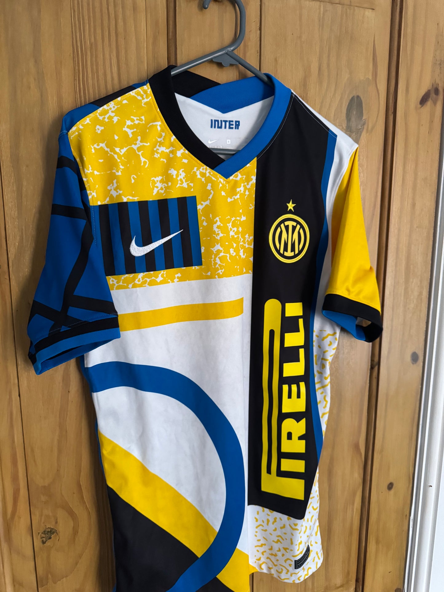 Inter Milan Football Shirt - 2020 / 2021 - Fourth - Small