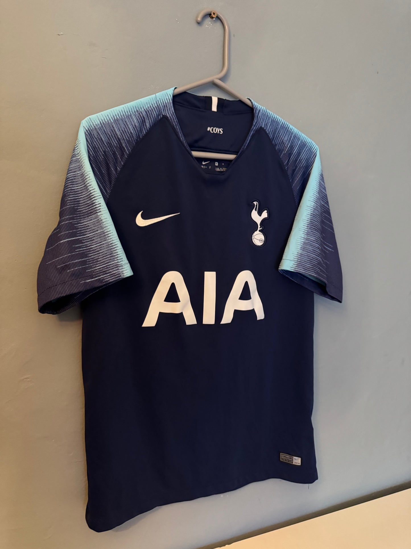 Tottenham Hotspur Football Shirt - 2018 / 2019 - Away - Medium - #10 Harry Kane