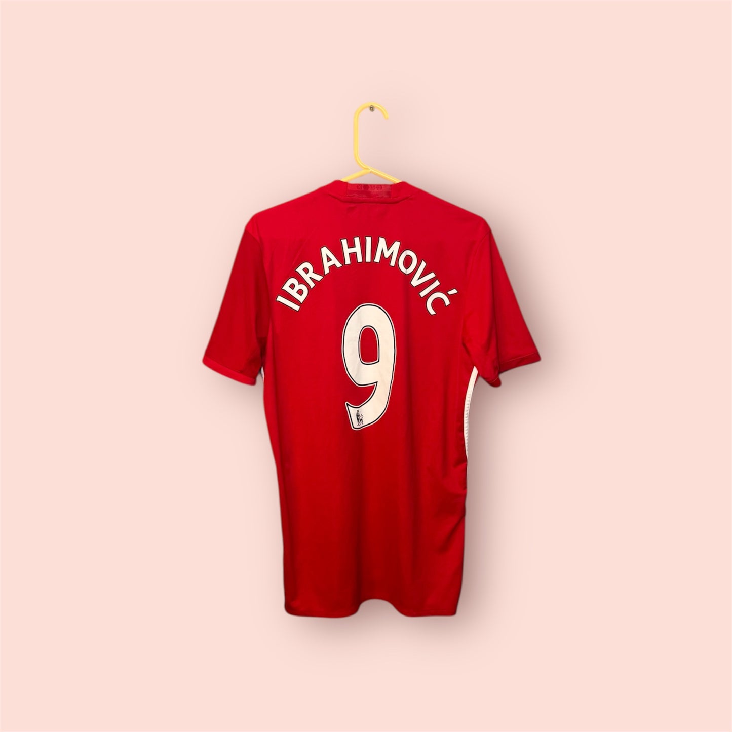 Manchester United Football Shirt - 2016 / 2017 - Home - Medium - #9 Zlatan Ibrahimovic
