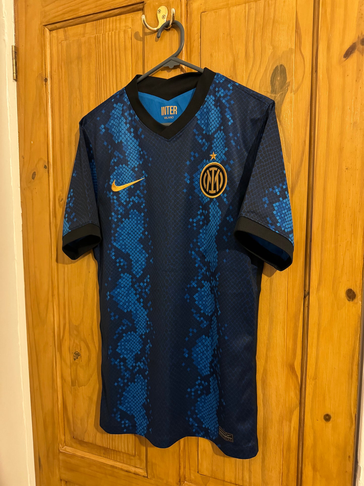 Inter Milan Football Shirt - 2021 / 2022 - Home - Small