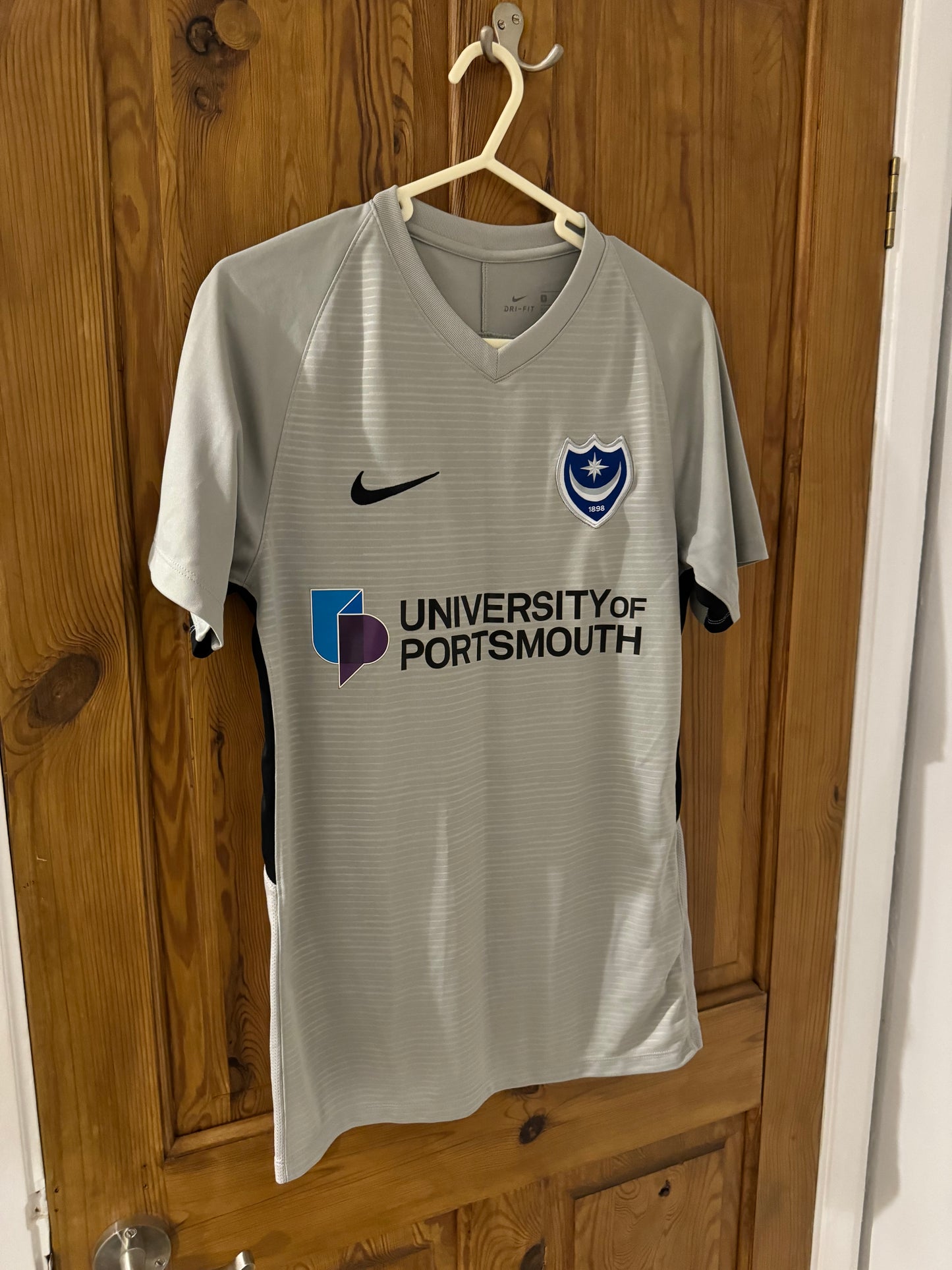 Portsmouth Football Shirt - 2019 / 2020 - Away - Small