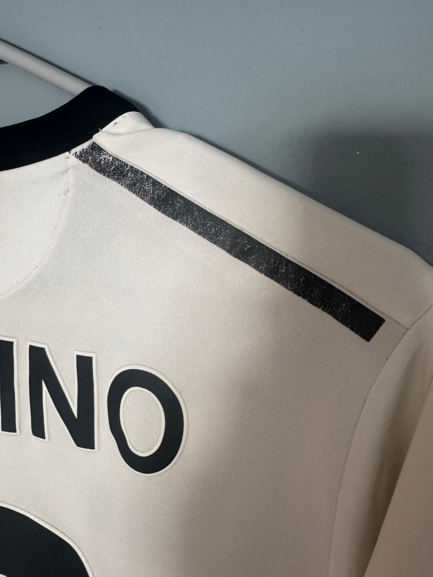 Liverpool Football Shirt - 2017 / 2018 - Away - Small - #9 Roberto Firmino
