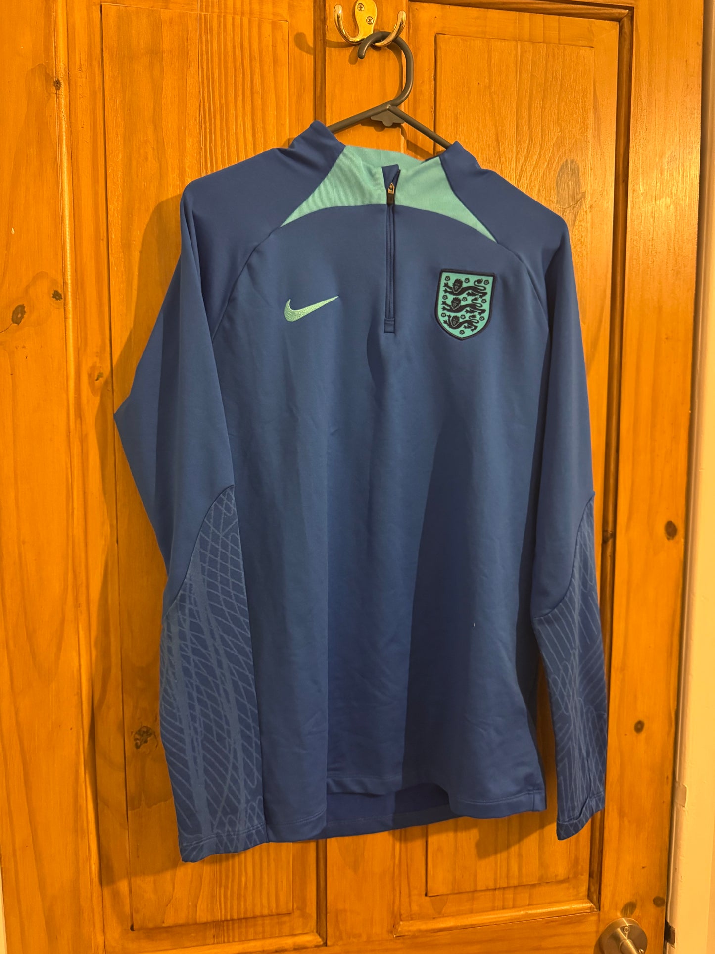 England Football Shirt - 2022 / 2023 / 2024 - 1/4 Zip Training Top - Medium