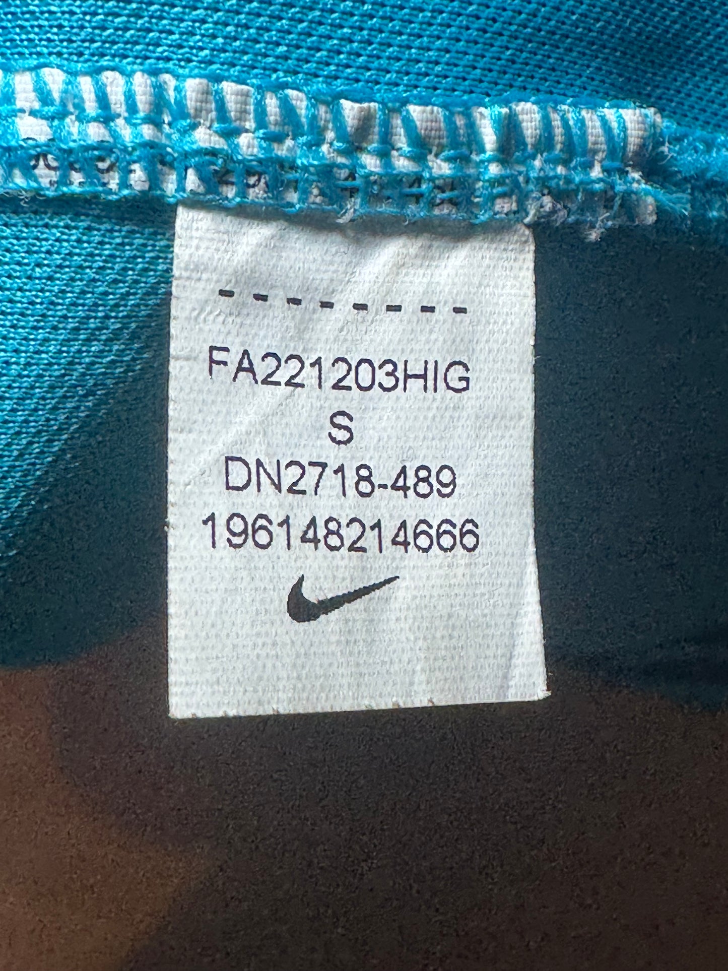 Tottenham Hotspur Football Shirt - 2022 / 2023 - Third - Small - #10 Harry Kane
