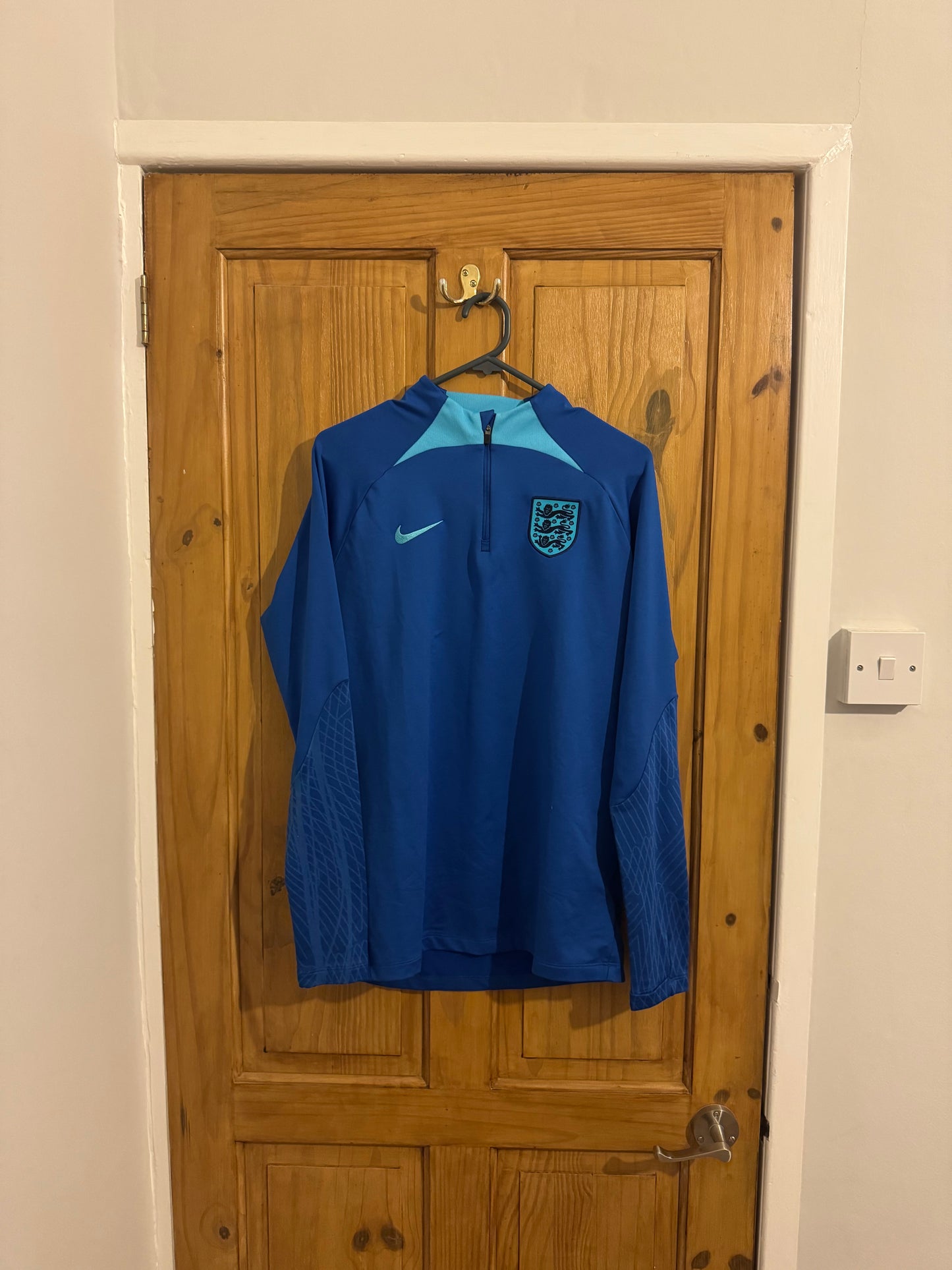 England Football Shirt - 2022 / 2023 / 2024 - 1/4 Zip Training Top - Medium