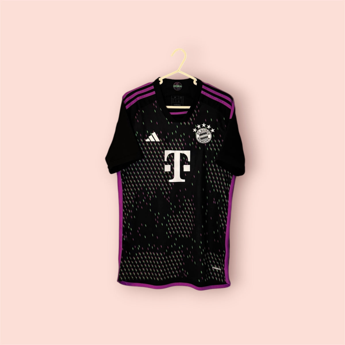 Bayern Munich Football Shirt - 2023 / 2024 - Away - Medium - #9 Harry Kane