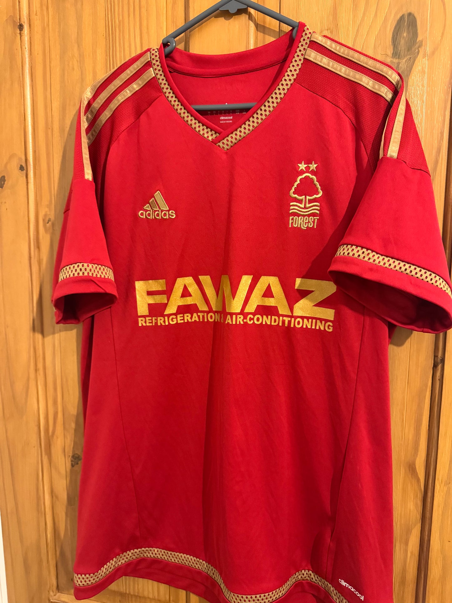 Nottingham Forest Football Shirt - 2015 / 2016 - Home - With Sponsor - Large