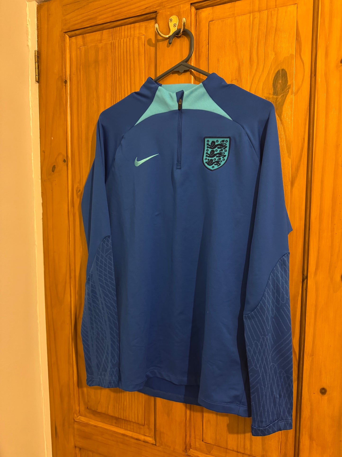 England Football Shirt - 2022 / 2023 / 2024 - 1/4 Zip Training Top - Medium