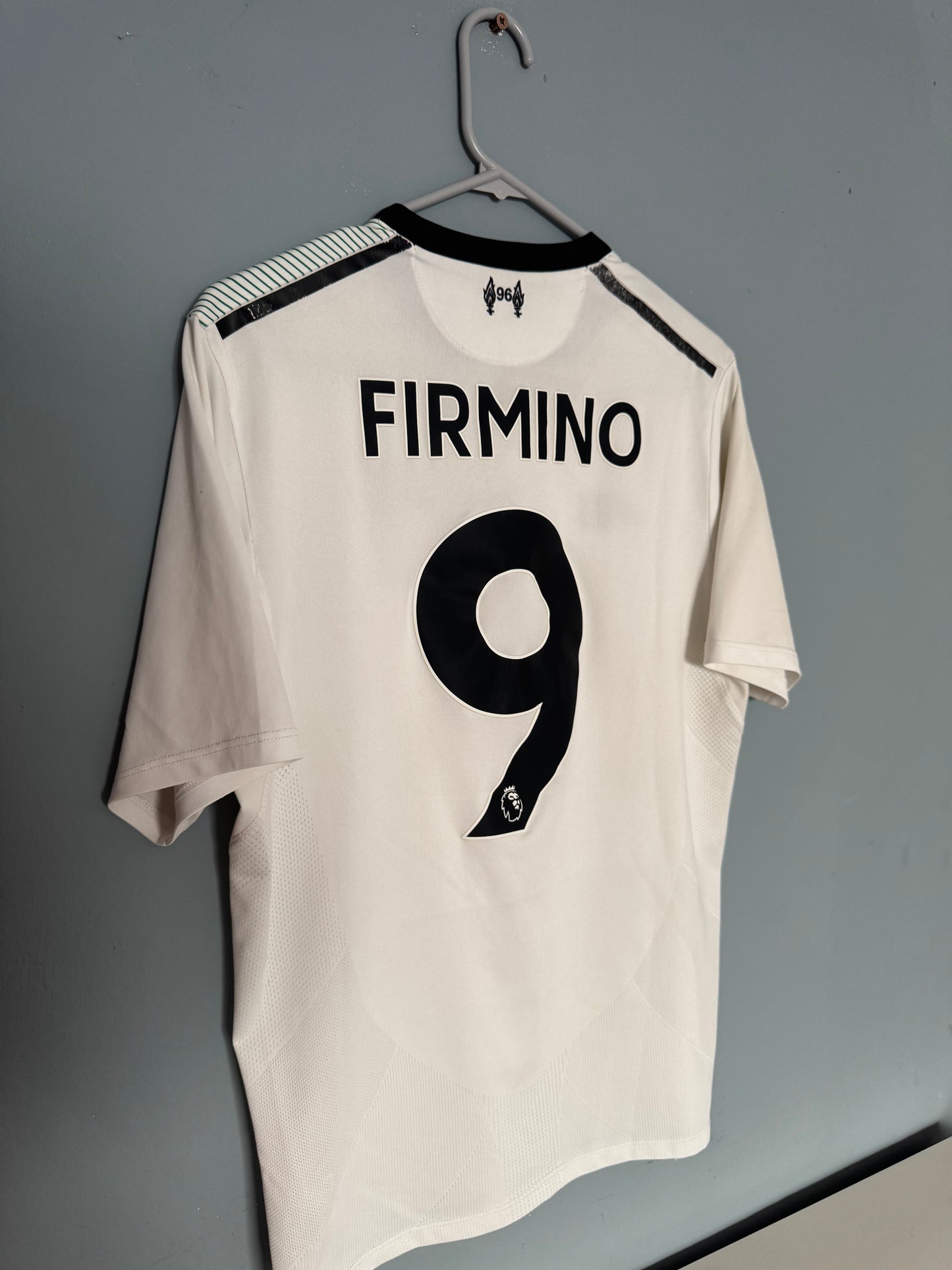 Liverpool Football Shirt - 2017 / 2018 - Away - Small - #9 Roberto Firmino