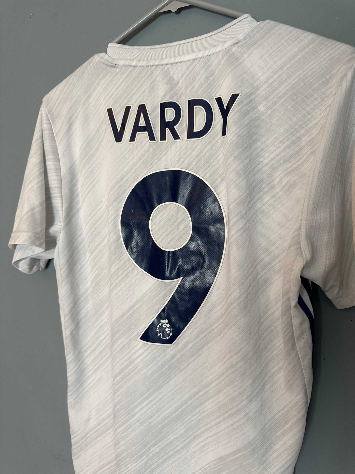 Leicester City Football Shirt - 2020 / 2021 - Away - Small - #9 Jamie Vardy