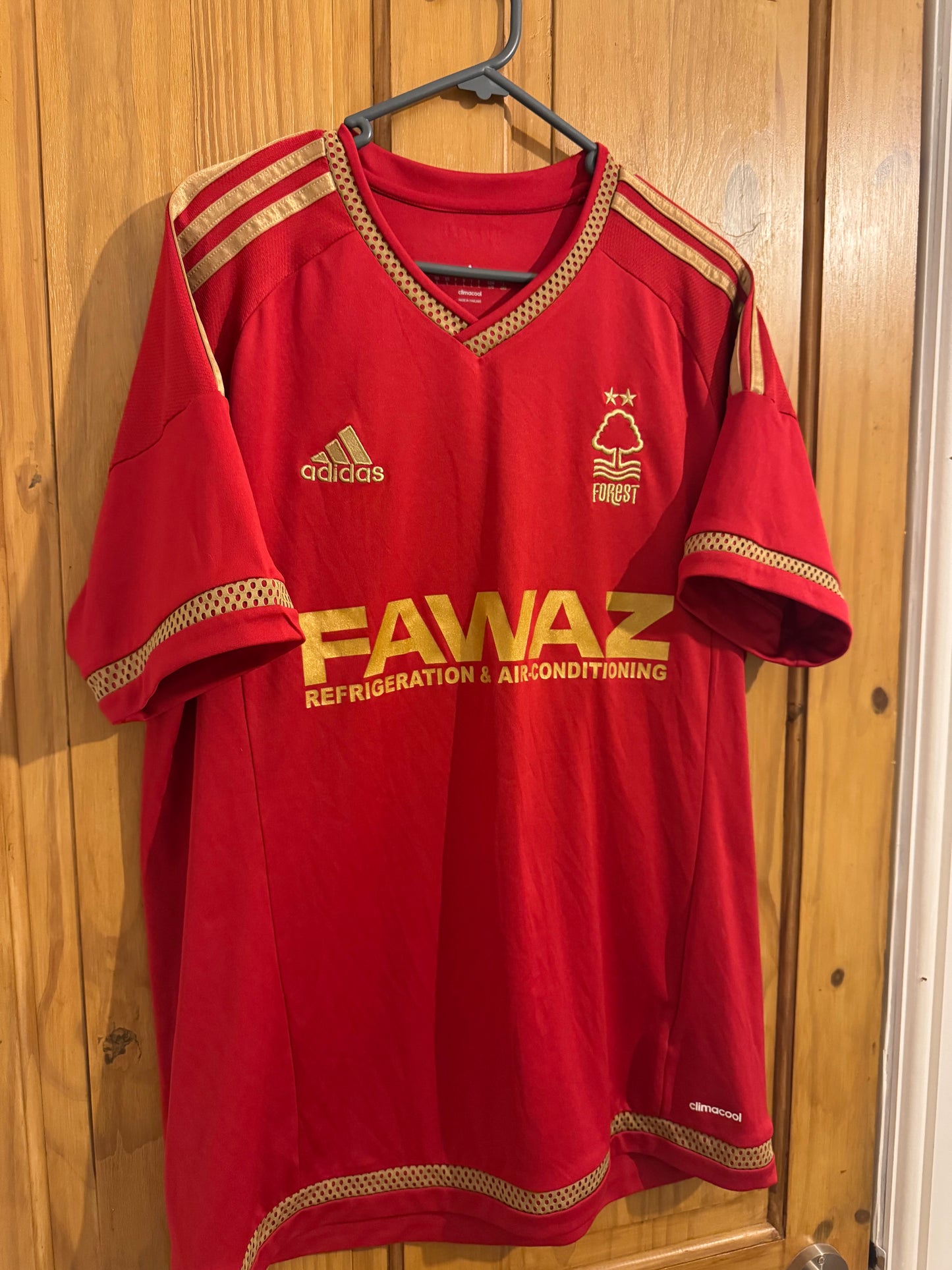 Nottingham Forest Football Shirt - 2015 / 2016 - Home - With Sponsor - Large