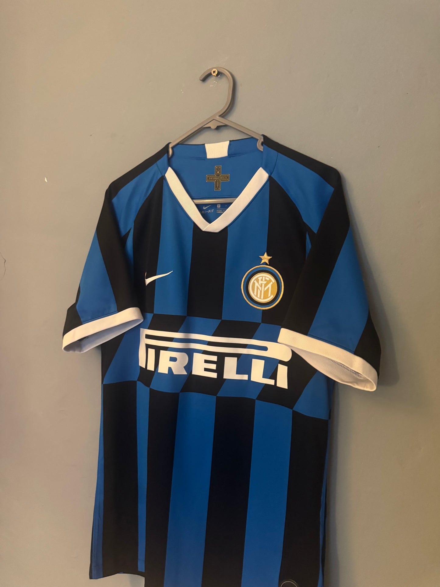 Inter Milan Football Shirt - 2019 / 2020 - Home - Small