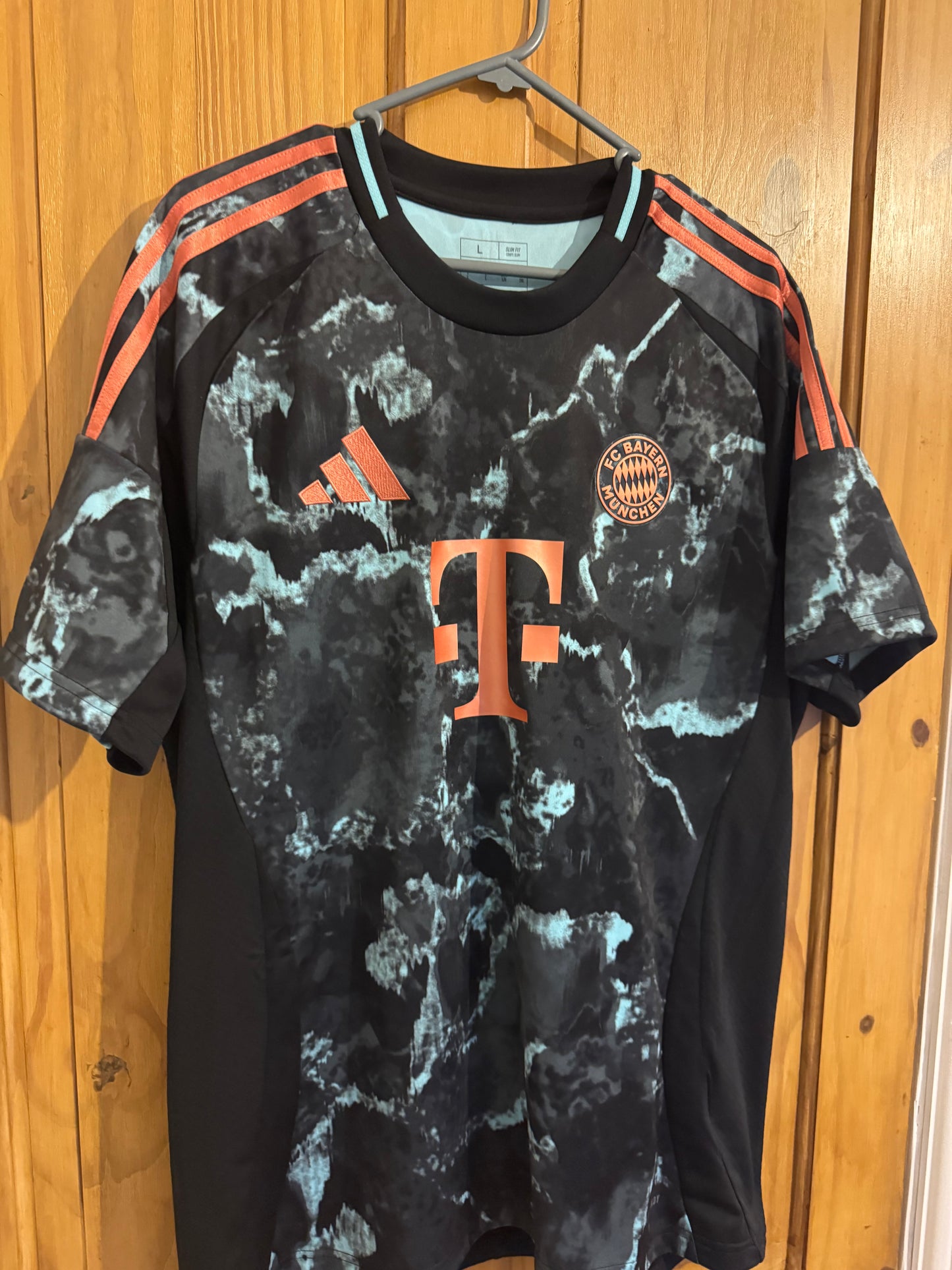 Bayern Munich Football Shirt - 2024 / 2025 - Away - Large - #9 Harry Kane